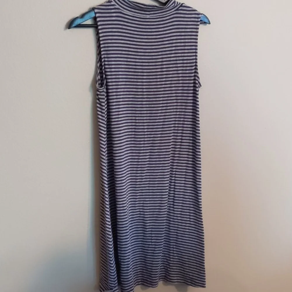 Striped sleeveless high neck swing dress Small - Picture 5 of 6
